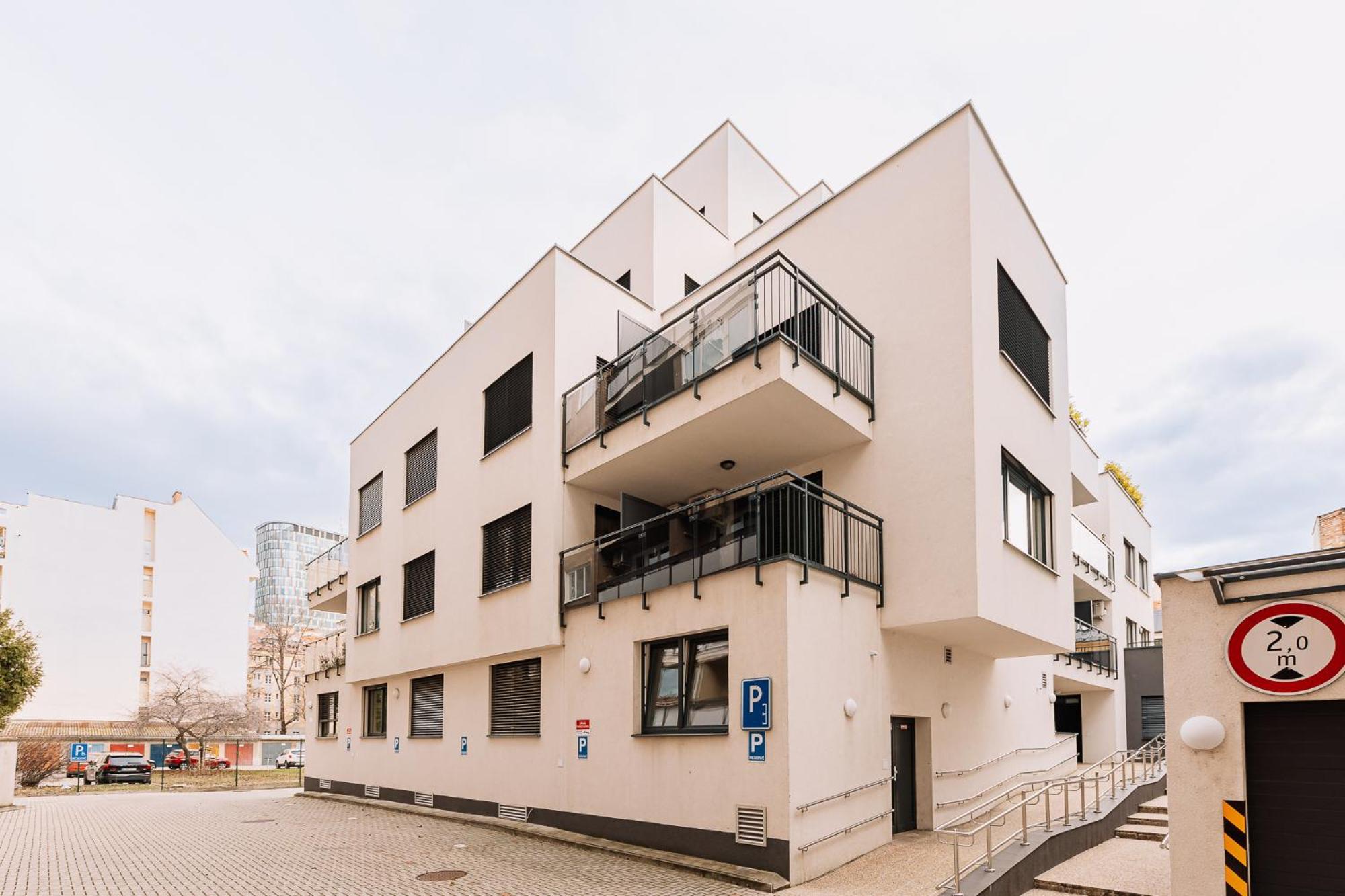 ブラチスラヴァSkau Dunajska 58A Apt3アパートメント エクステリア 写真